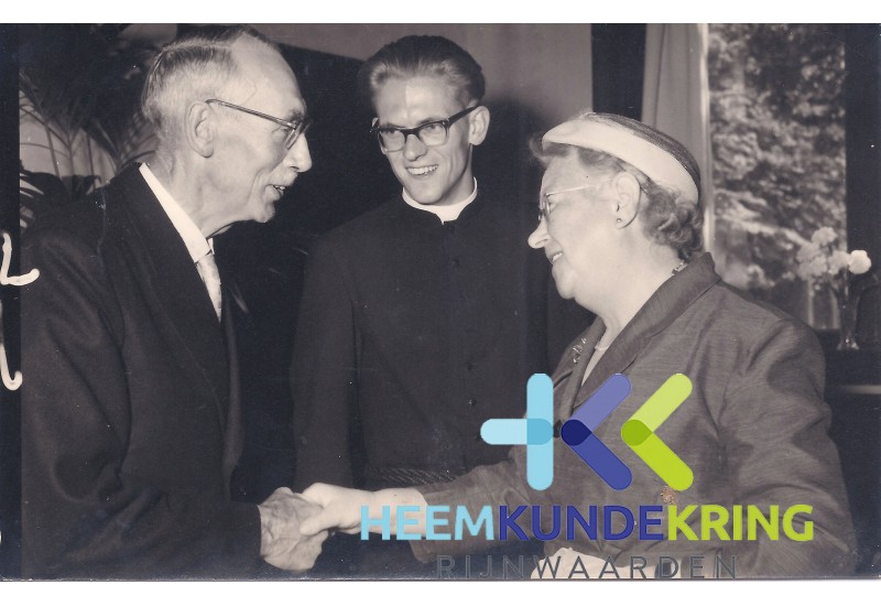 Lobith vlnr Droste Senior ...Droste en Dina Damen Coll. HKR geschonken door H.vdLaag